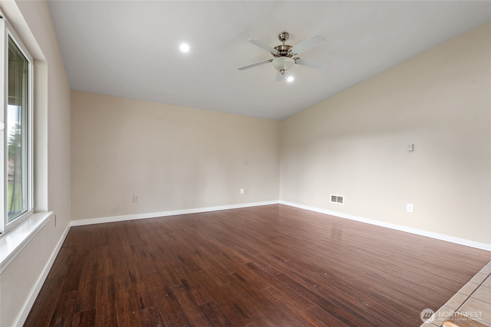 6408 366th Street Ct E Property Photo 12
