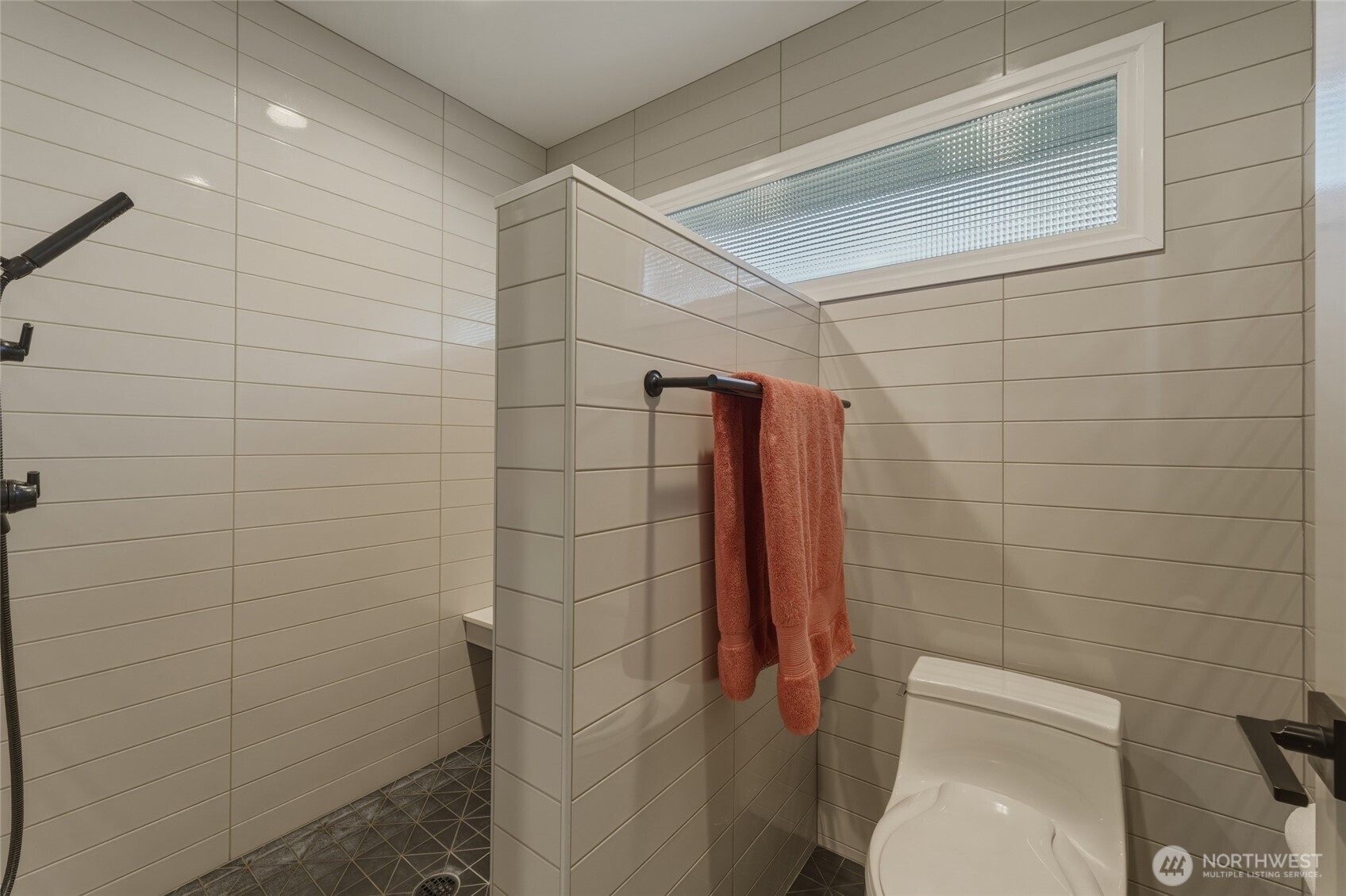1231 S Division Street Property Photo 4