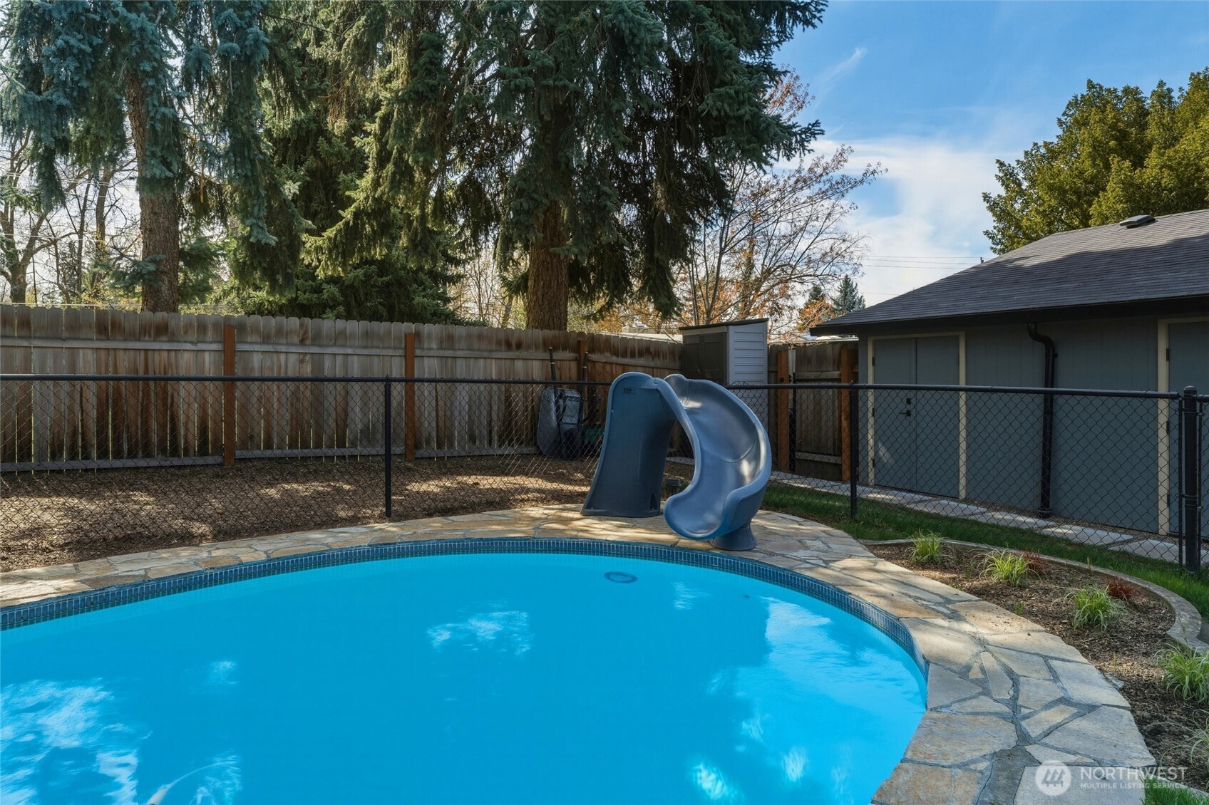 1231 S Division Street Property Photo 35