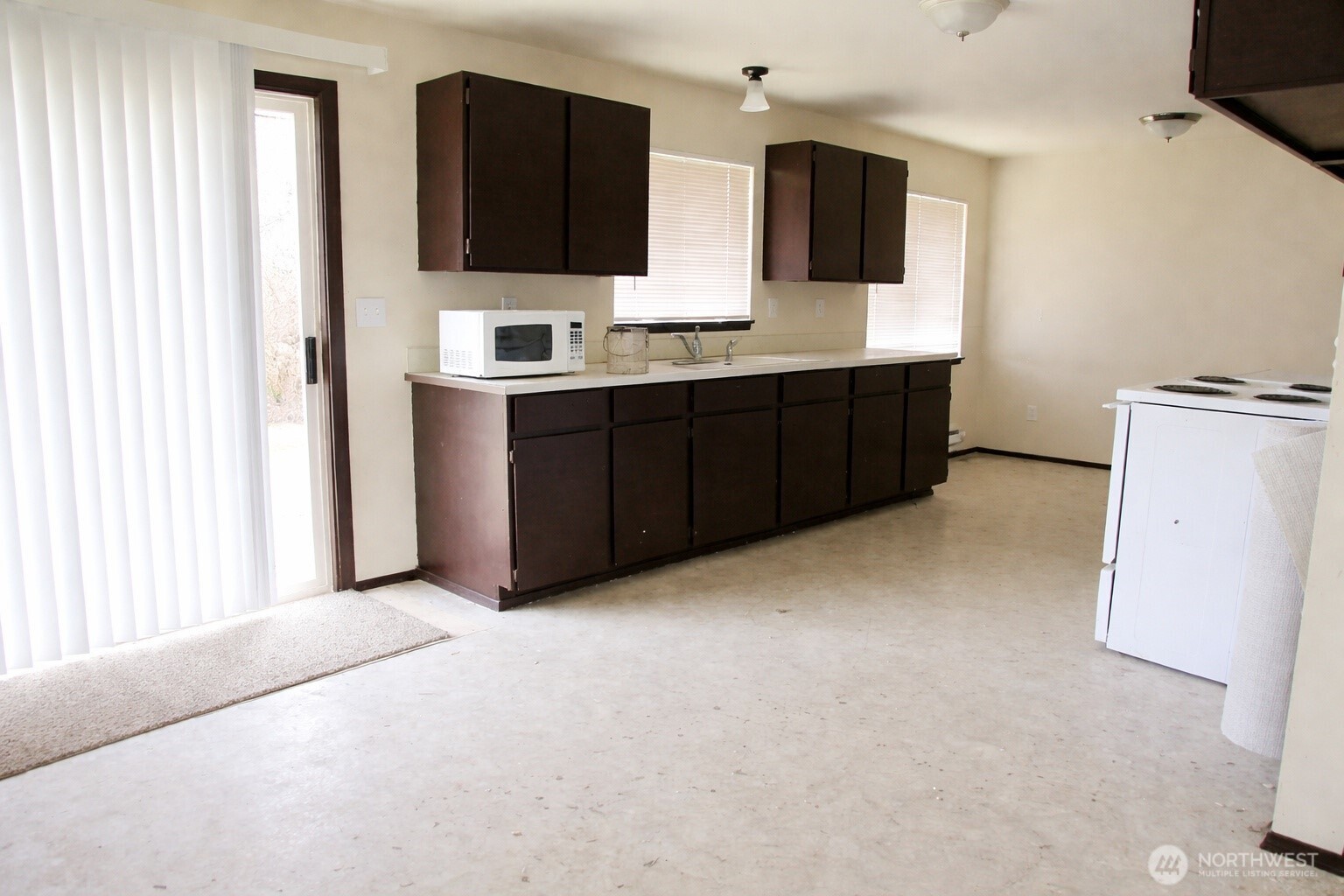 1100 Coolidge Road Property Photo 2