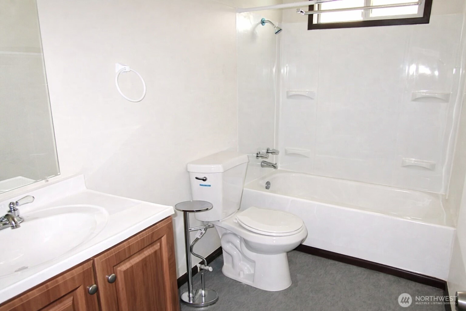 1100 Coolidge Road Property Photo 5