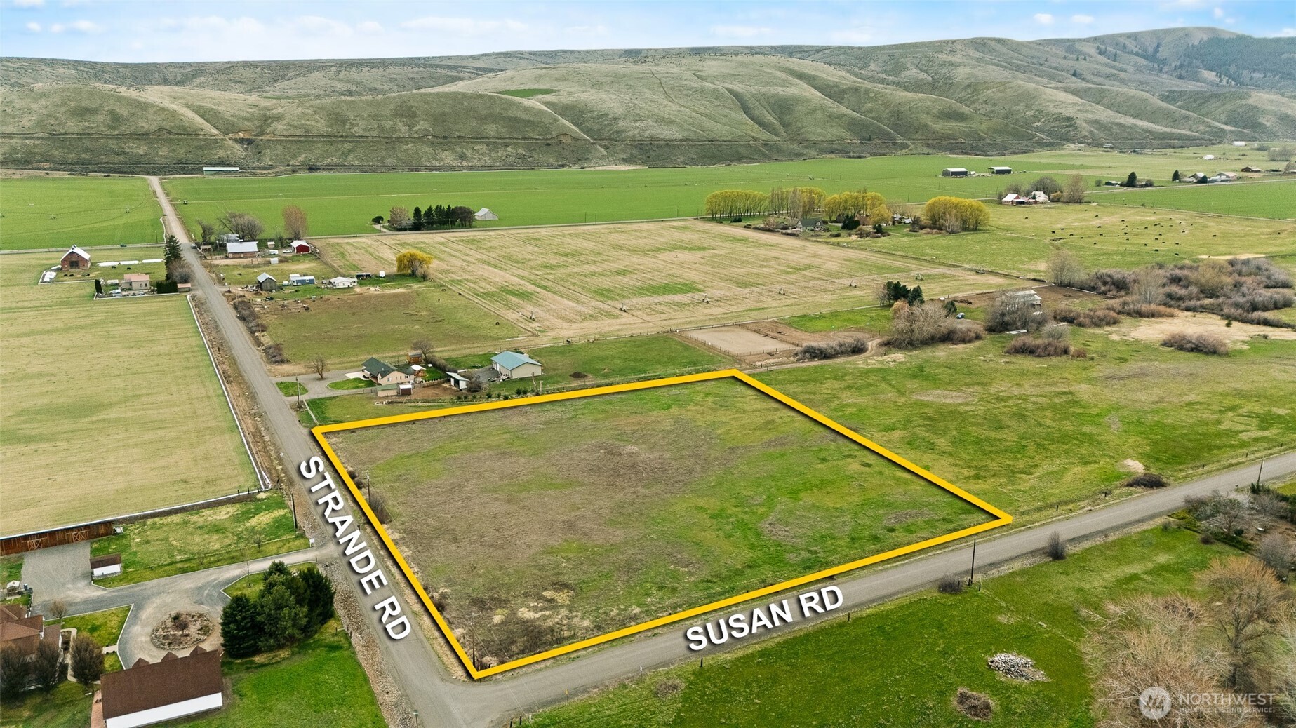 1 Strande Road Property Photo 2