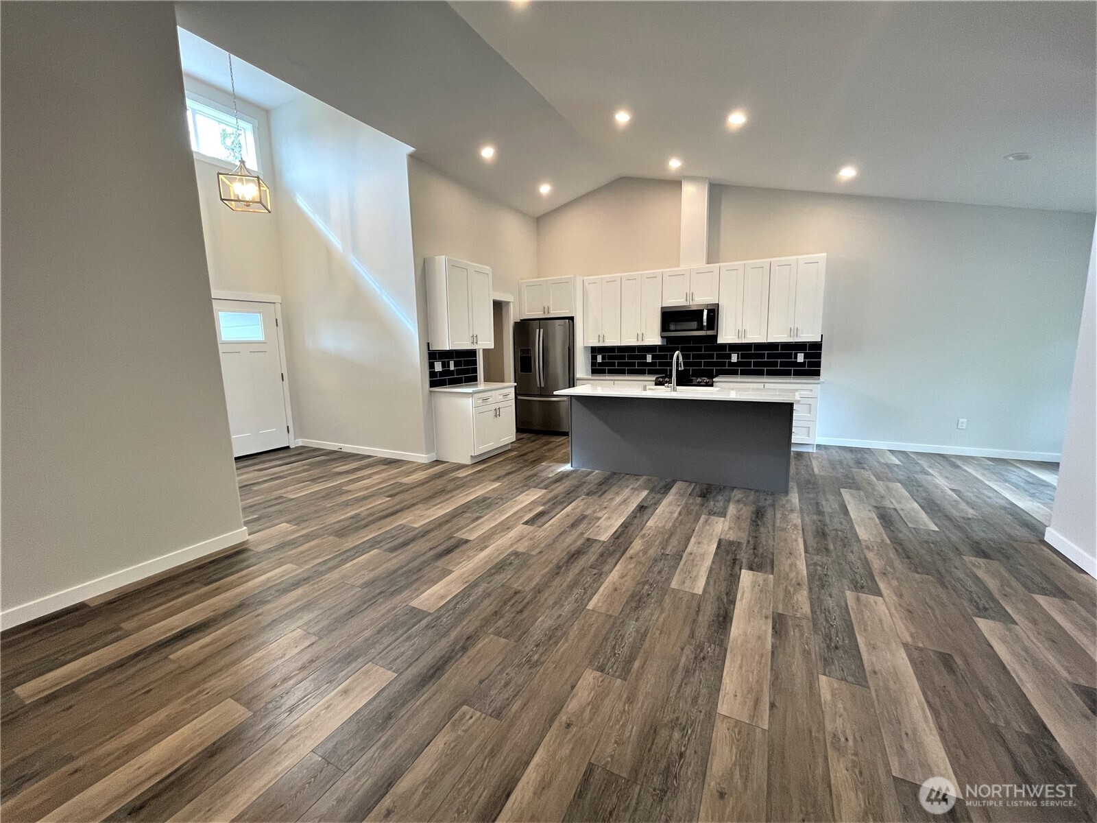 387 Sextans Avenue Property Photo 6
