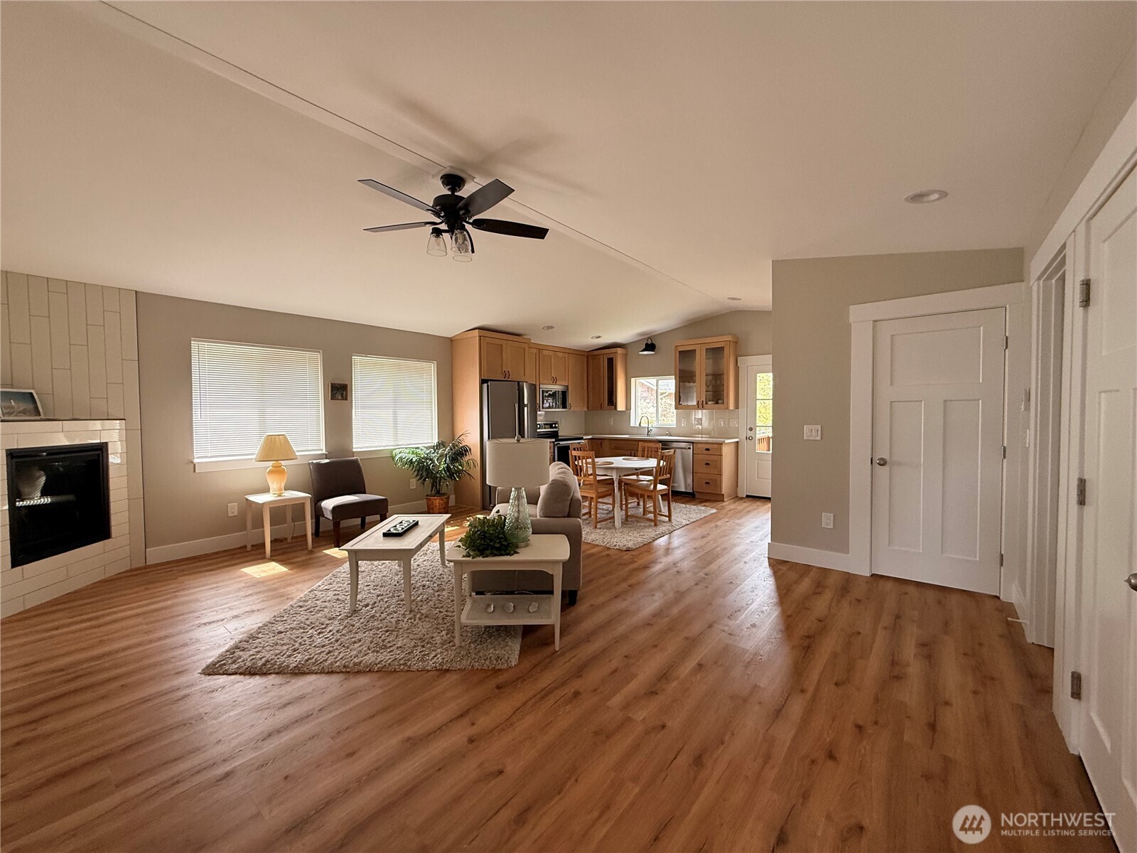 331 Olympic View Property Photo 5