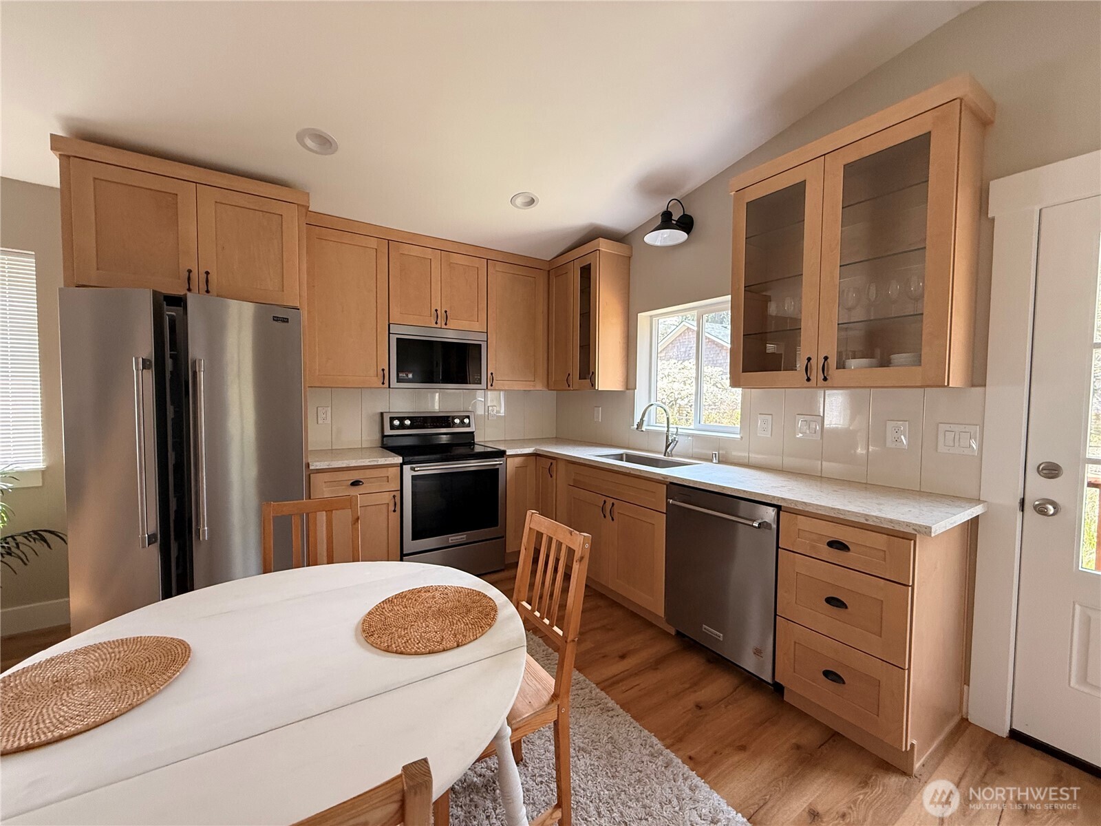 331 Olympic View Property Photo 8
