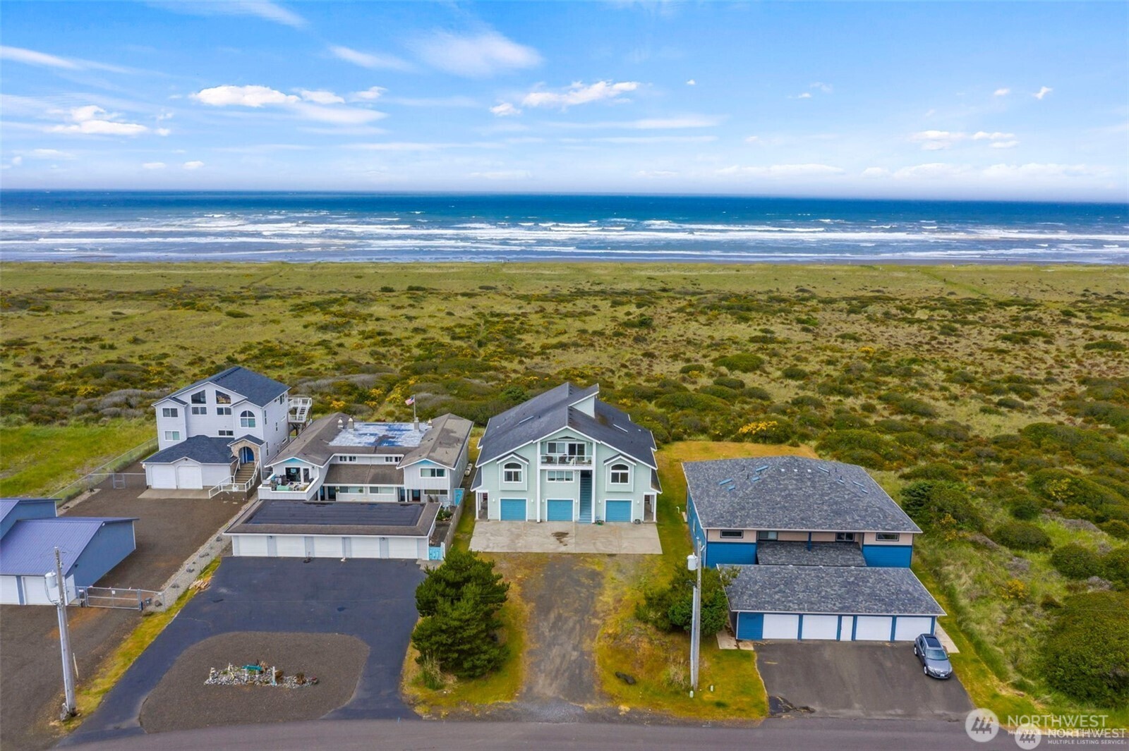 1029 S Sand Dune Avenue Property Photo 3