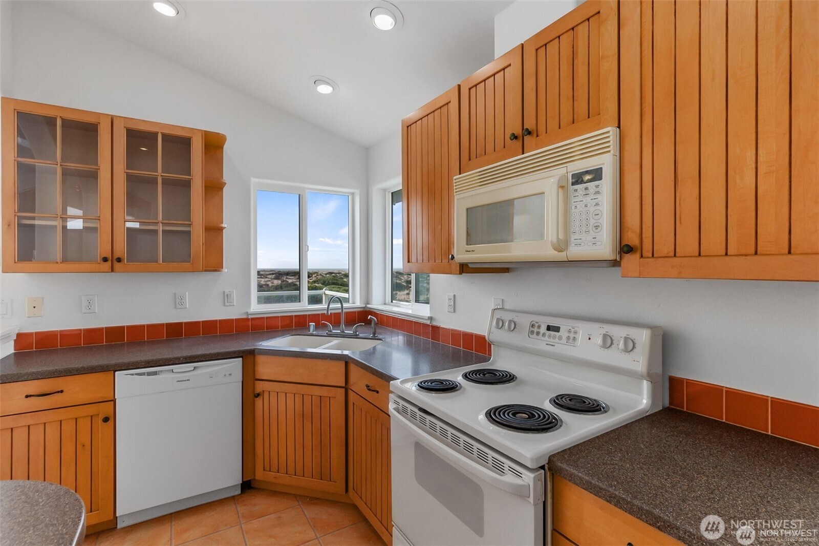 1029 S Sand Dune Avenue Property Photo 24
