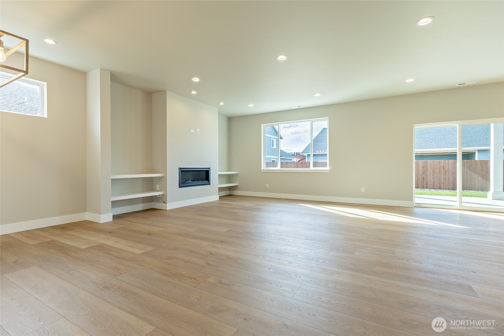 404 E Heatherstone Court Property Photo 6