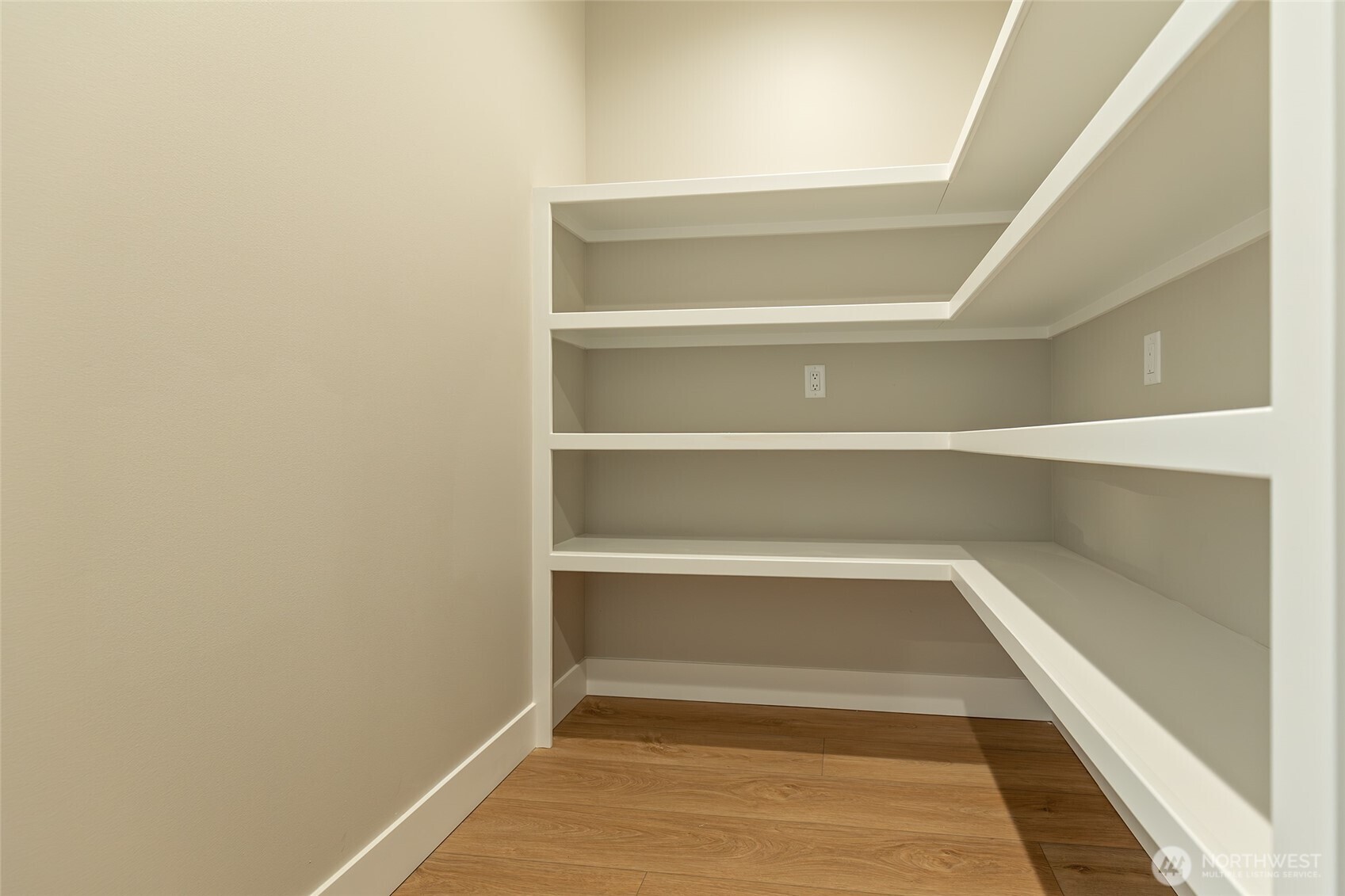 404 E Heatherstone Court Property Photo 15