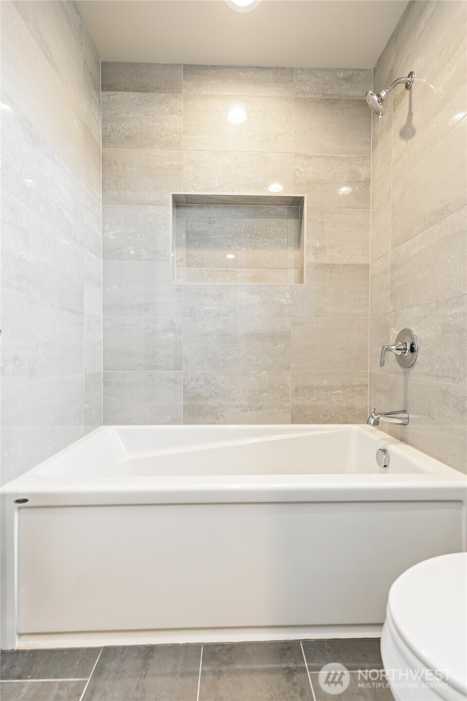 404 E Heatherstone Court Property Photo 20