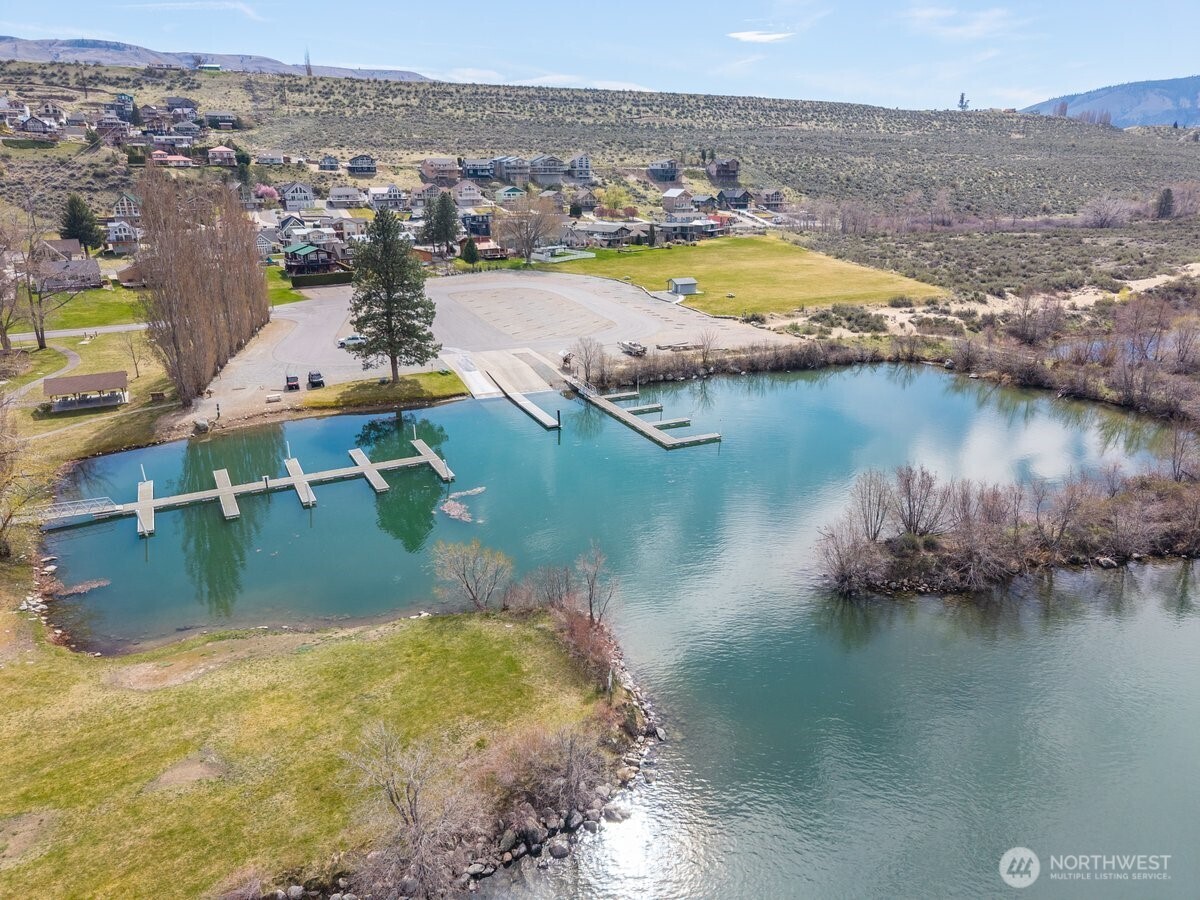 460 Lakefront Drive Property Photo 15