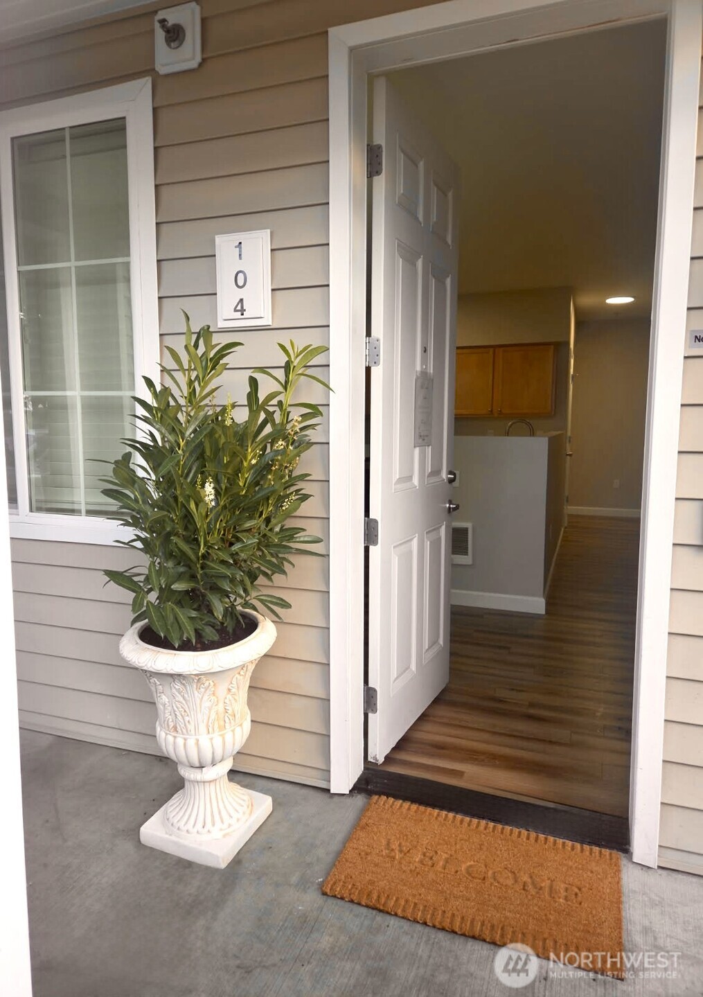 10016 186th Place 104 Property Photo 3