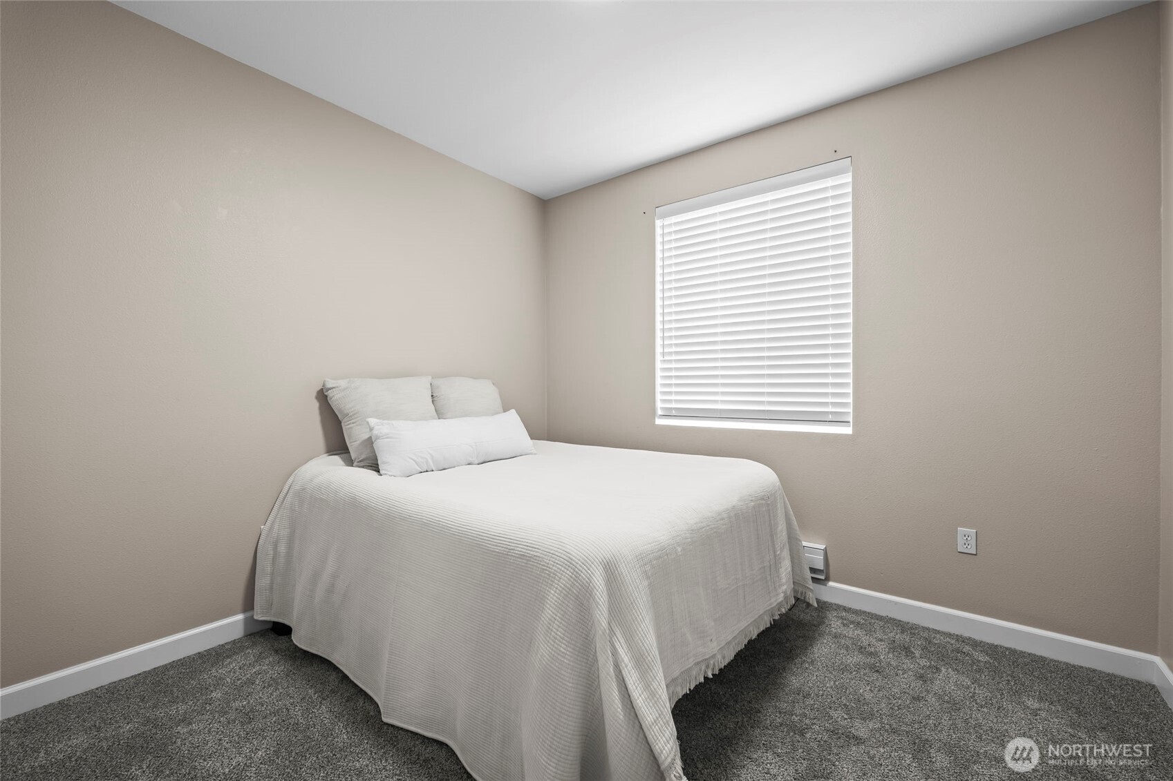 10016 186th Place 104 Property Photo 28