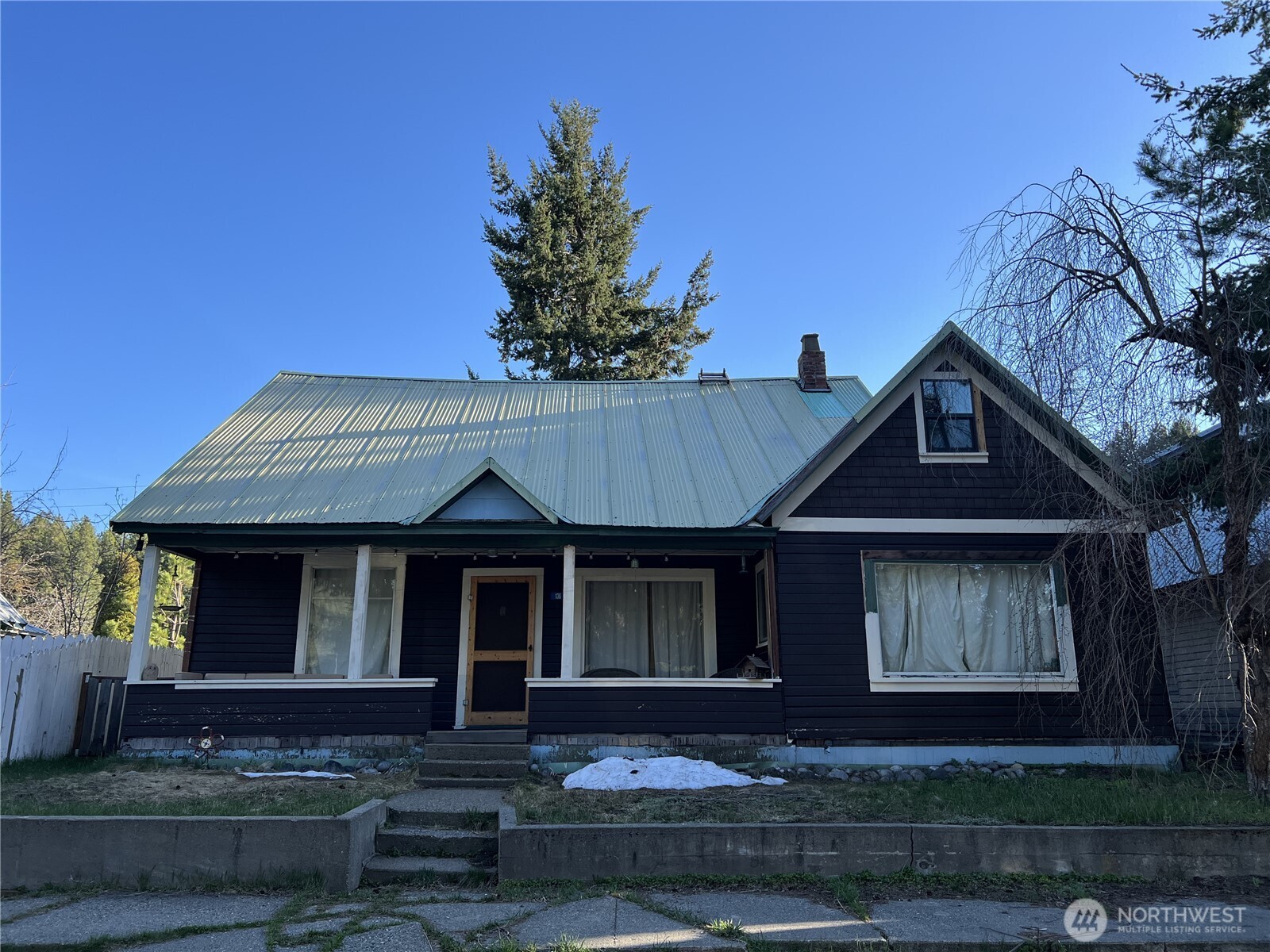 136 4th Street Property Photo 1