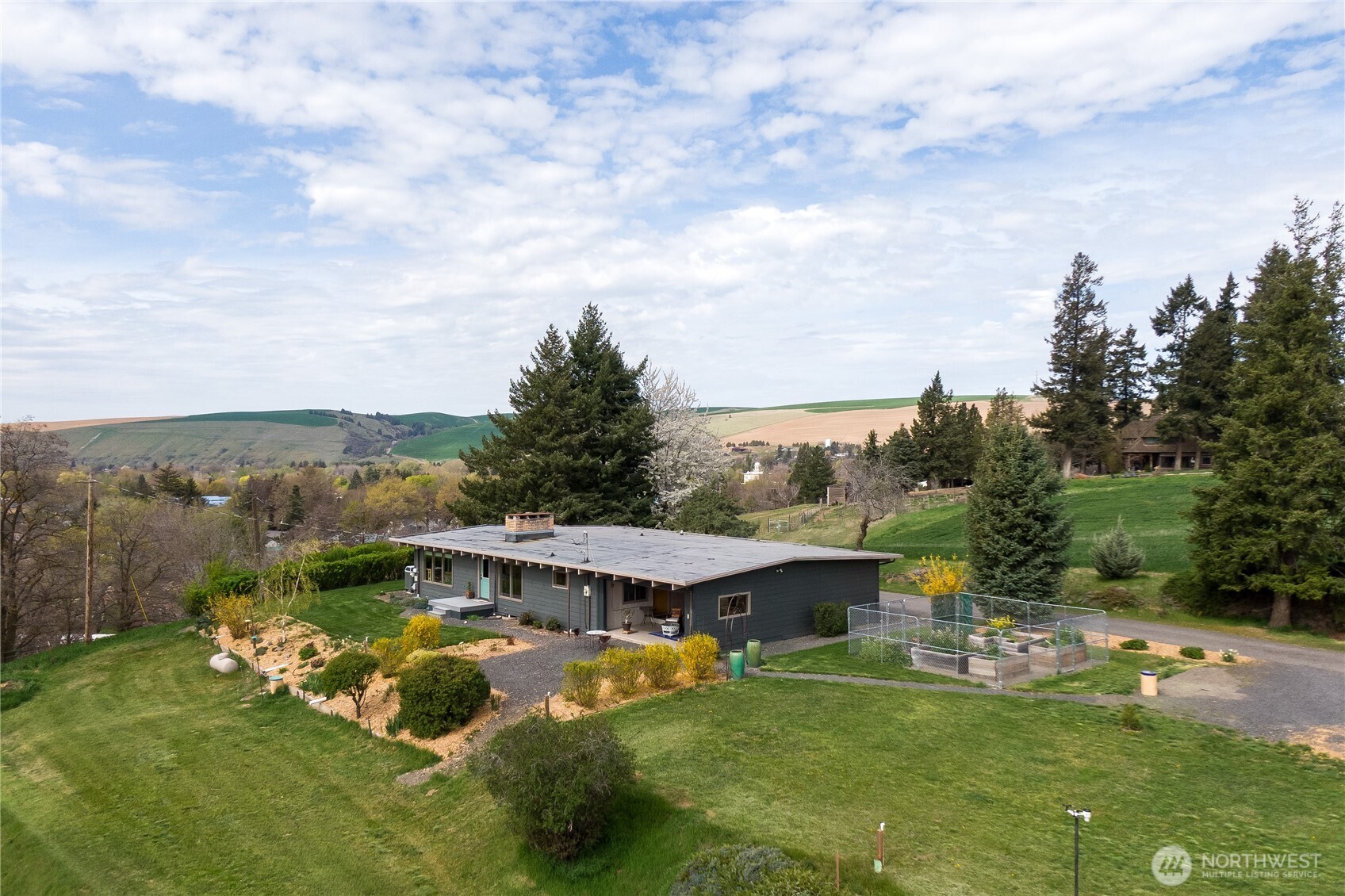 800 Eckler Property Photo 1