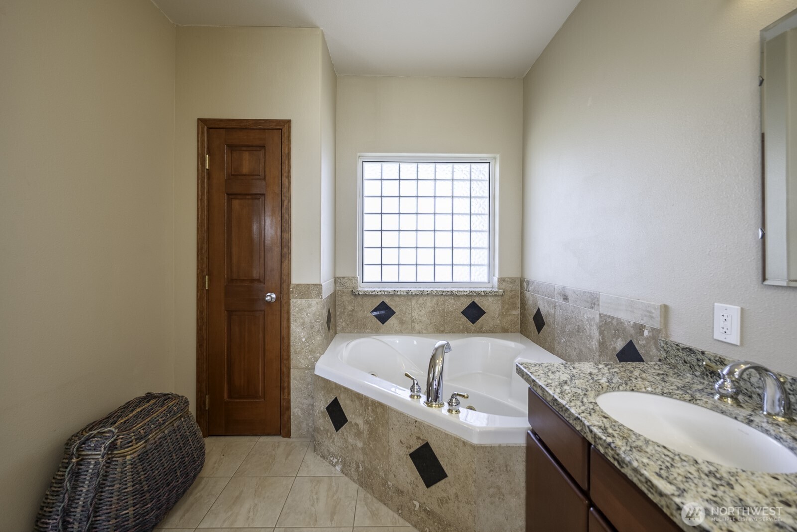 7618 Bouldercrest Road Property Photo 24