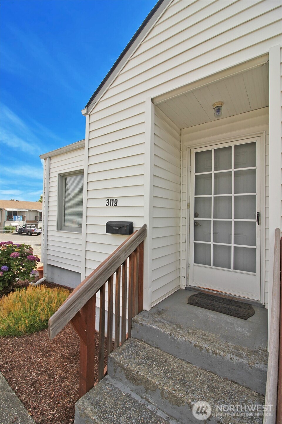 3119 Bridgeport Way Property Photo 8