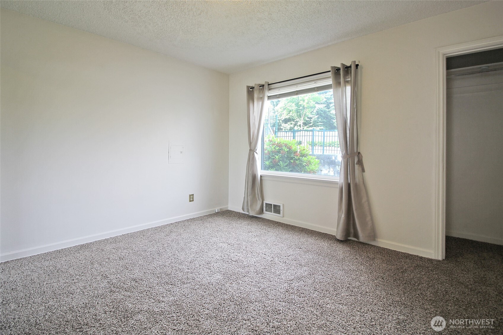 3119 Bridgeport Way Property Photo 11