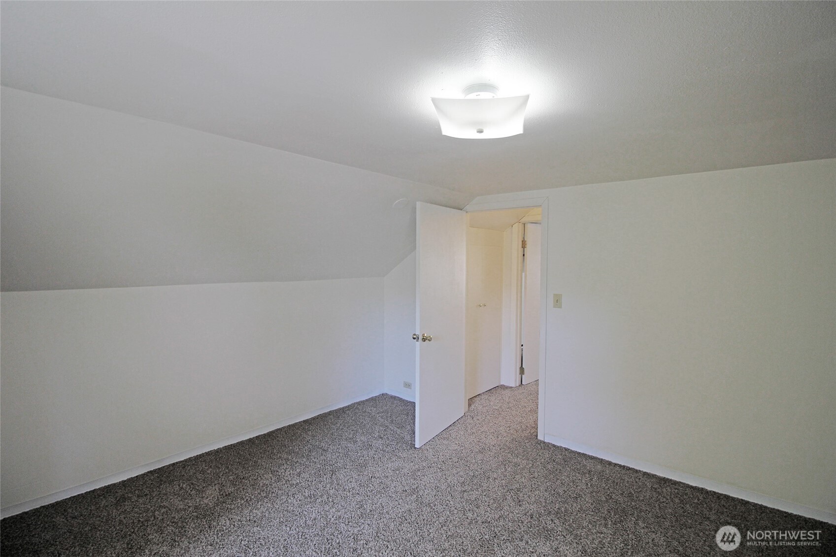 3119 Bridgeport Way Property Photo 15