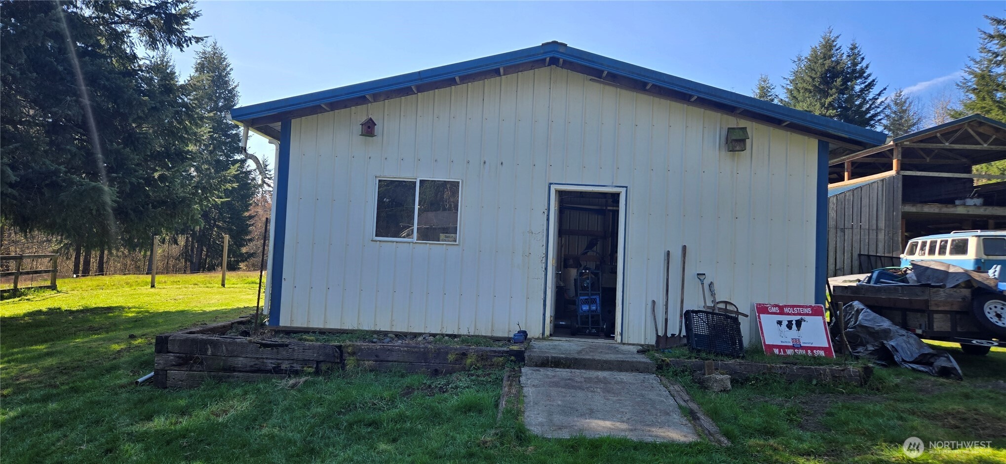 123 Barton Road Property Photo 6