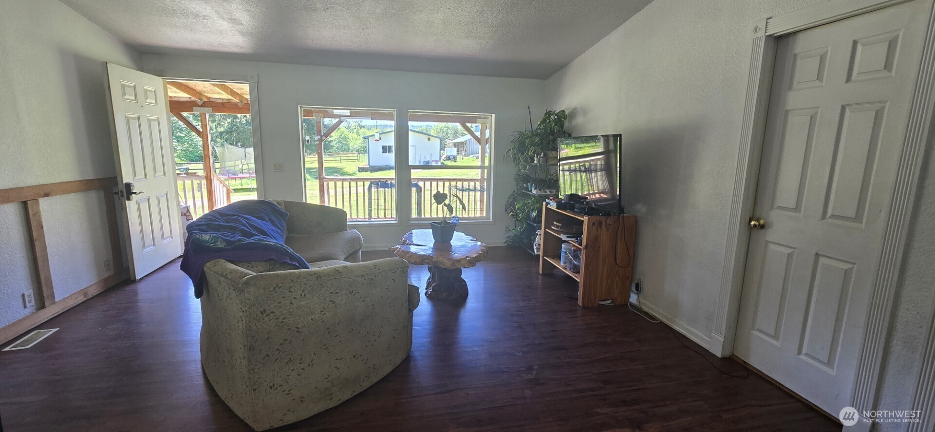 123 Barton Road Property Photo 16
