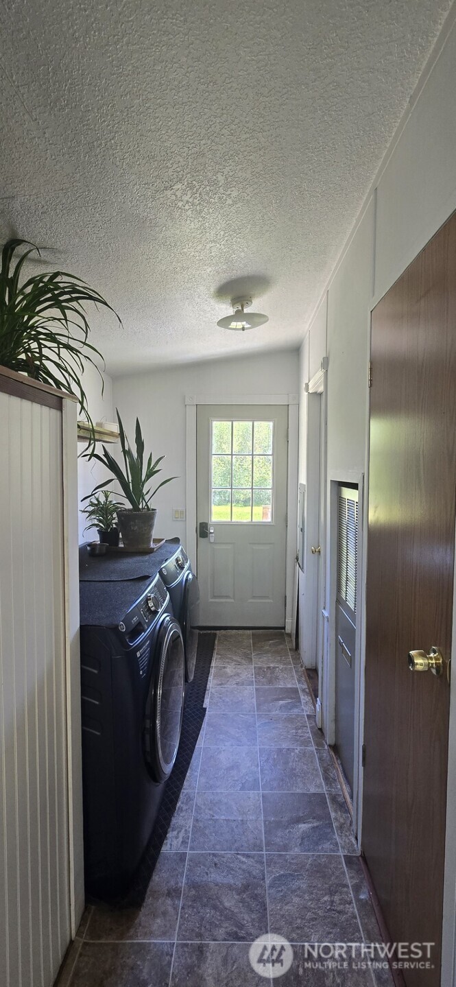 123 Barton Road Property Photo 21