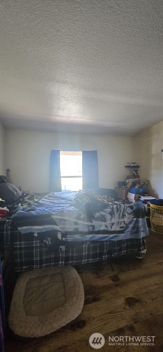 123 Barton Road Property Photo 23
