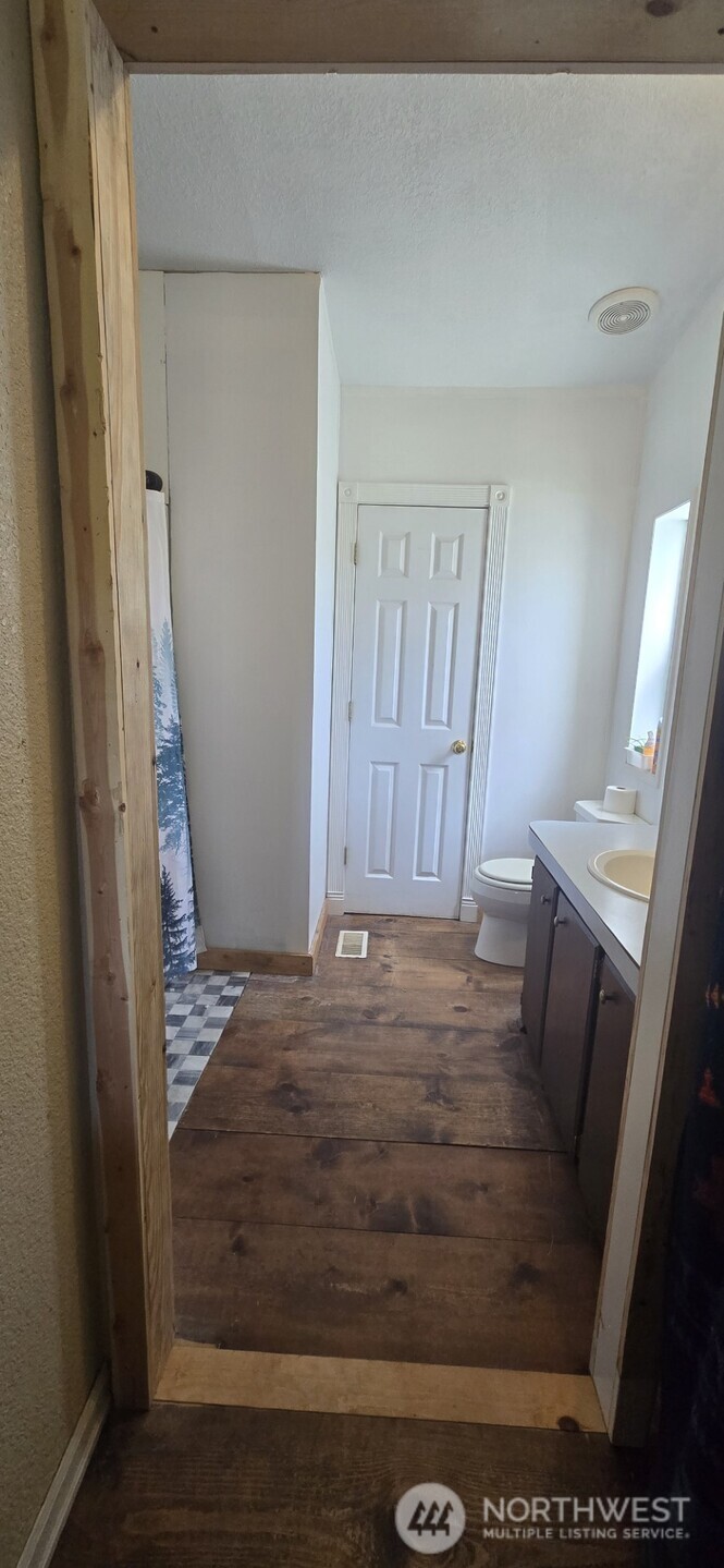 123 Barton Road Property Photo 24
