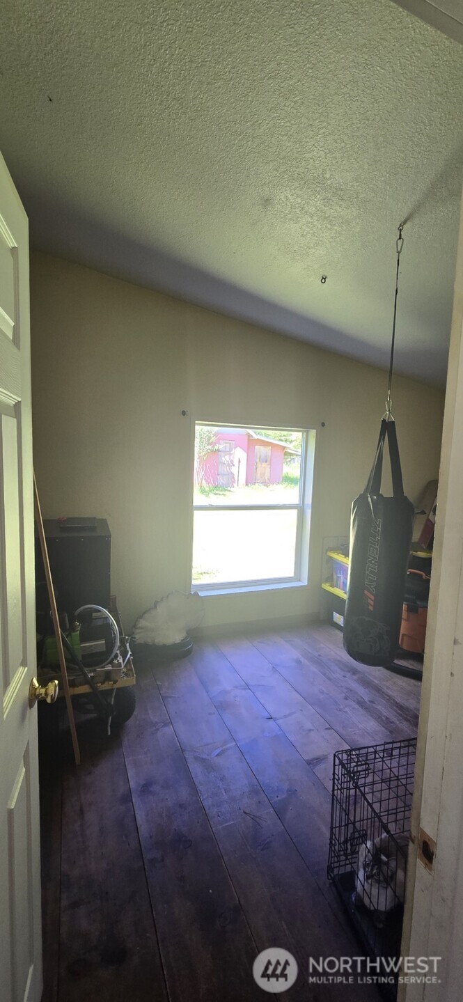 123 Barton Road Property Photo 25