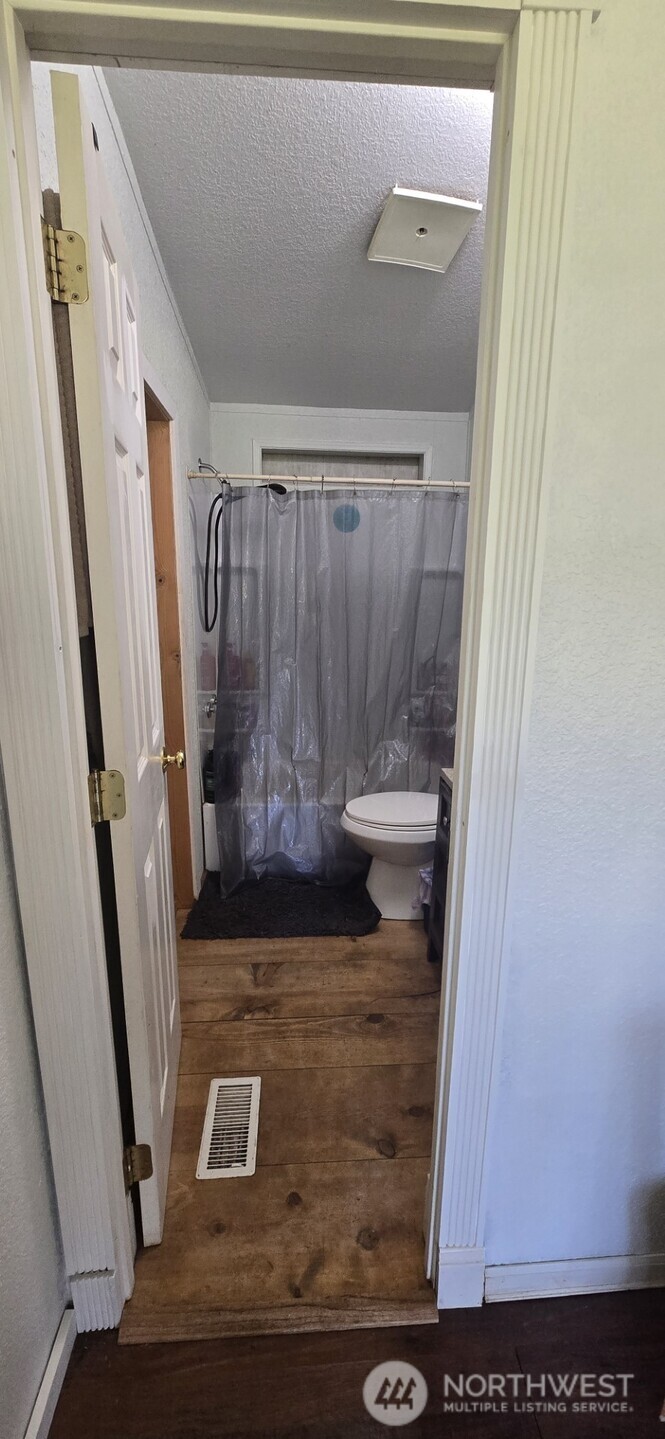 123 Barton Road Property Photo 26
