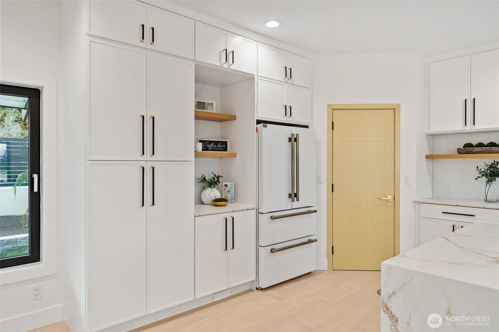 15908 12th Place Property Photo 5