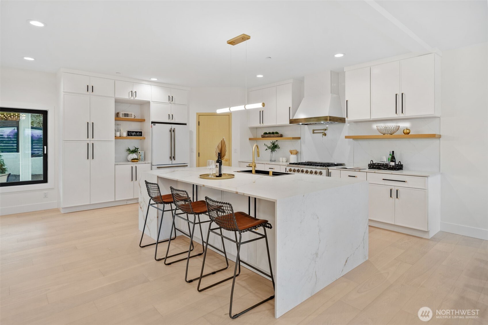 15908 12th Place Property Photo 8