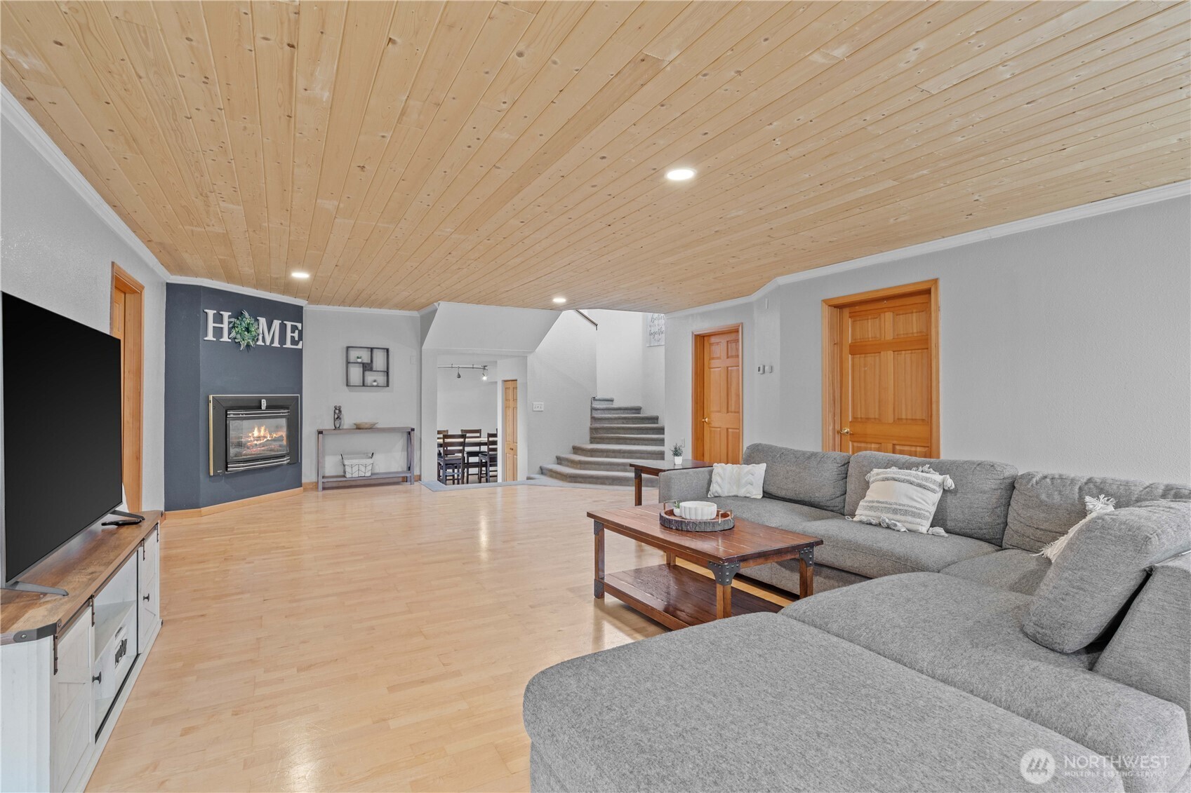 357 N Sylvia Street Property Photo 5