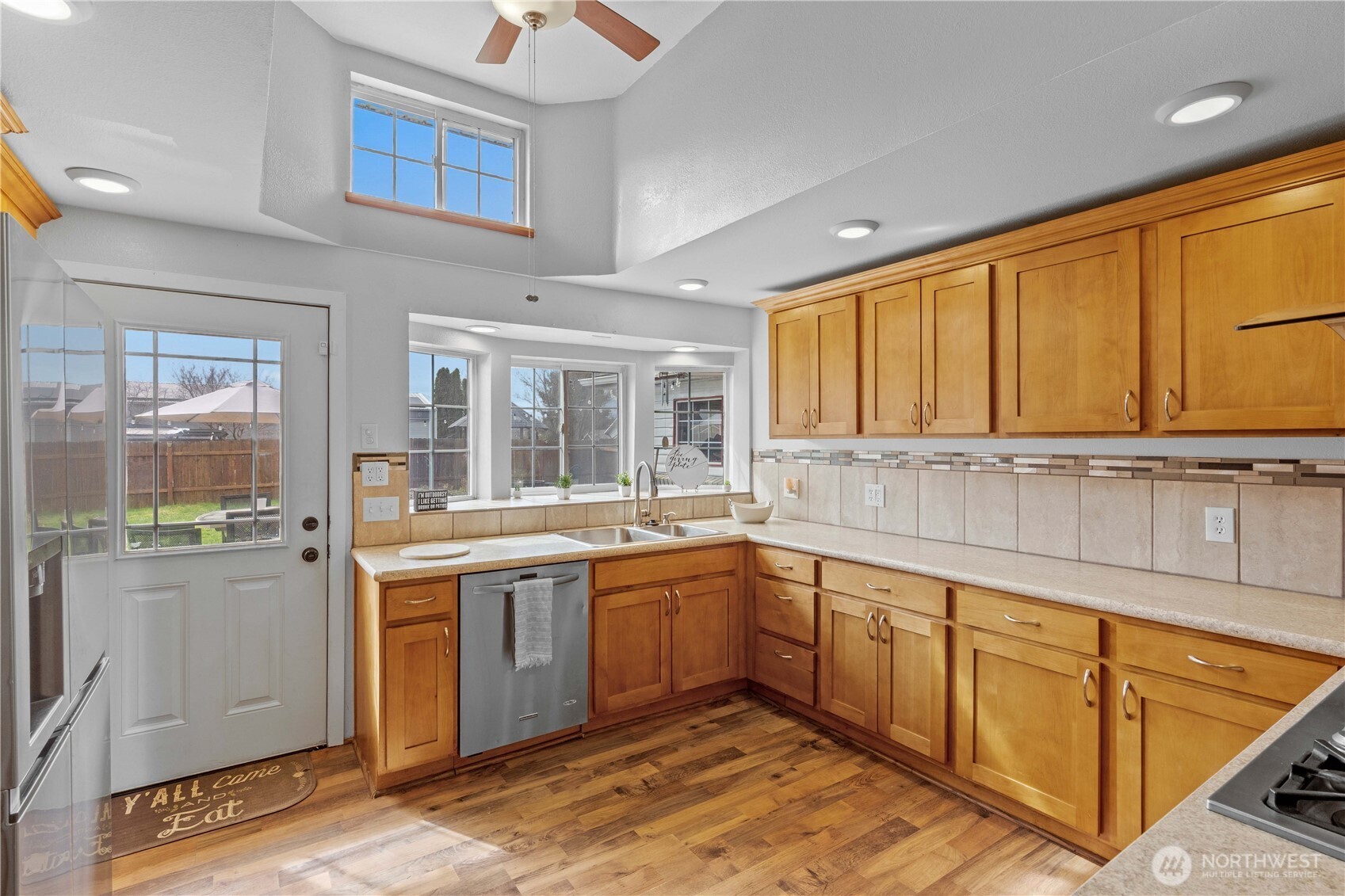 357 N Sylvia Street Property Photo 12