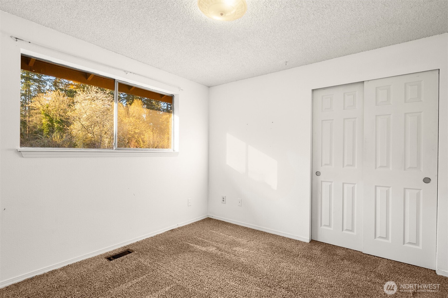 3915 38th Avenue Property Photo 18