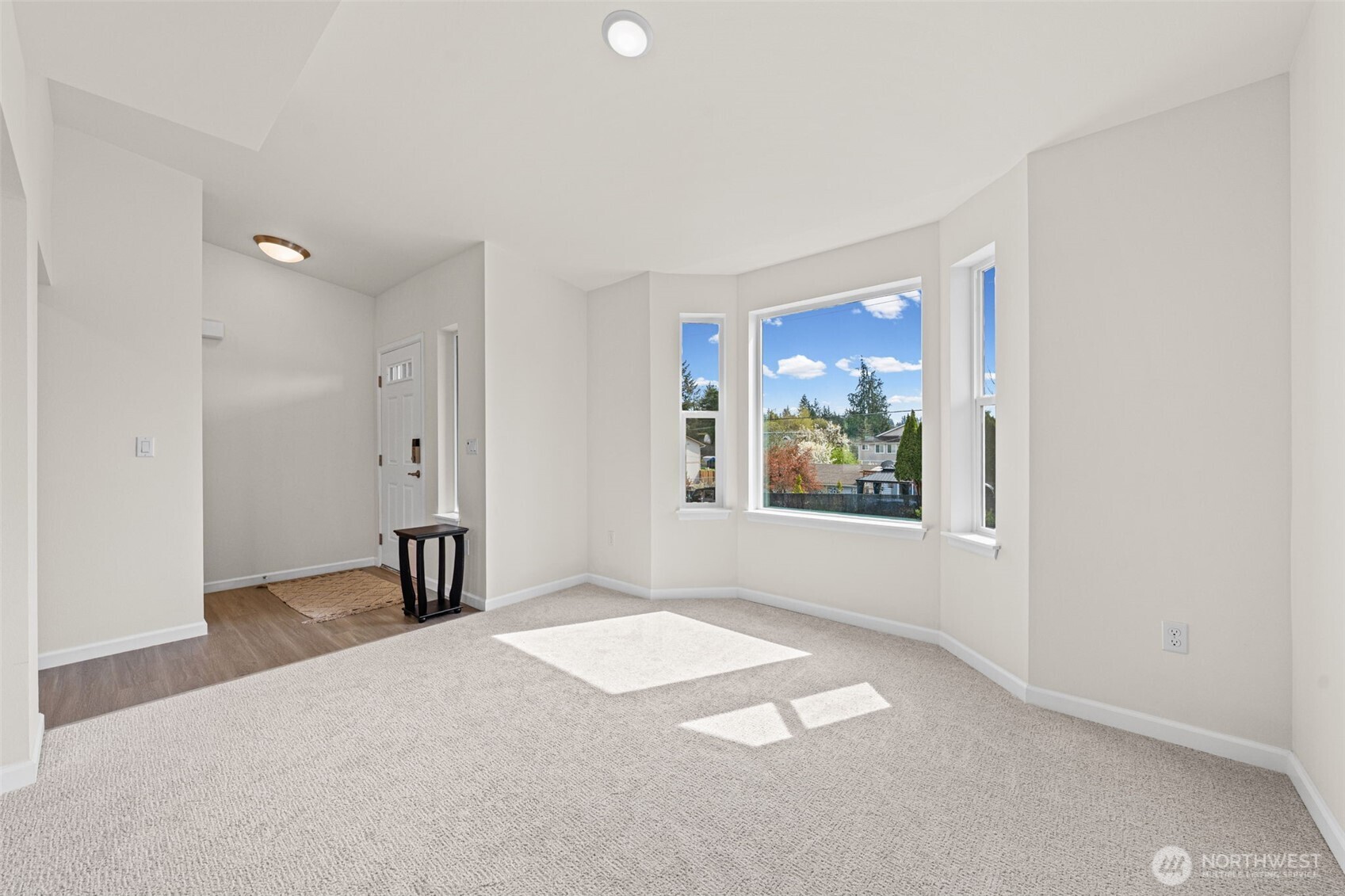 414 Comet Street Property Photo 4