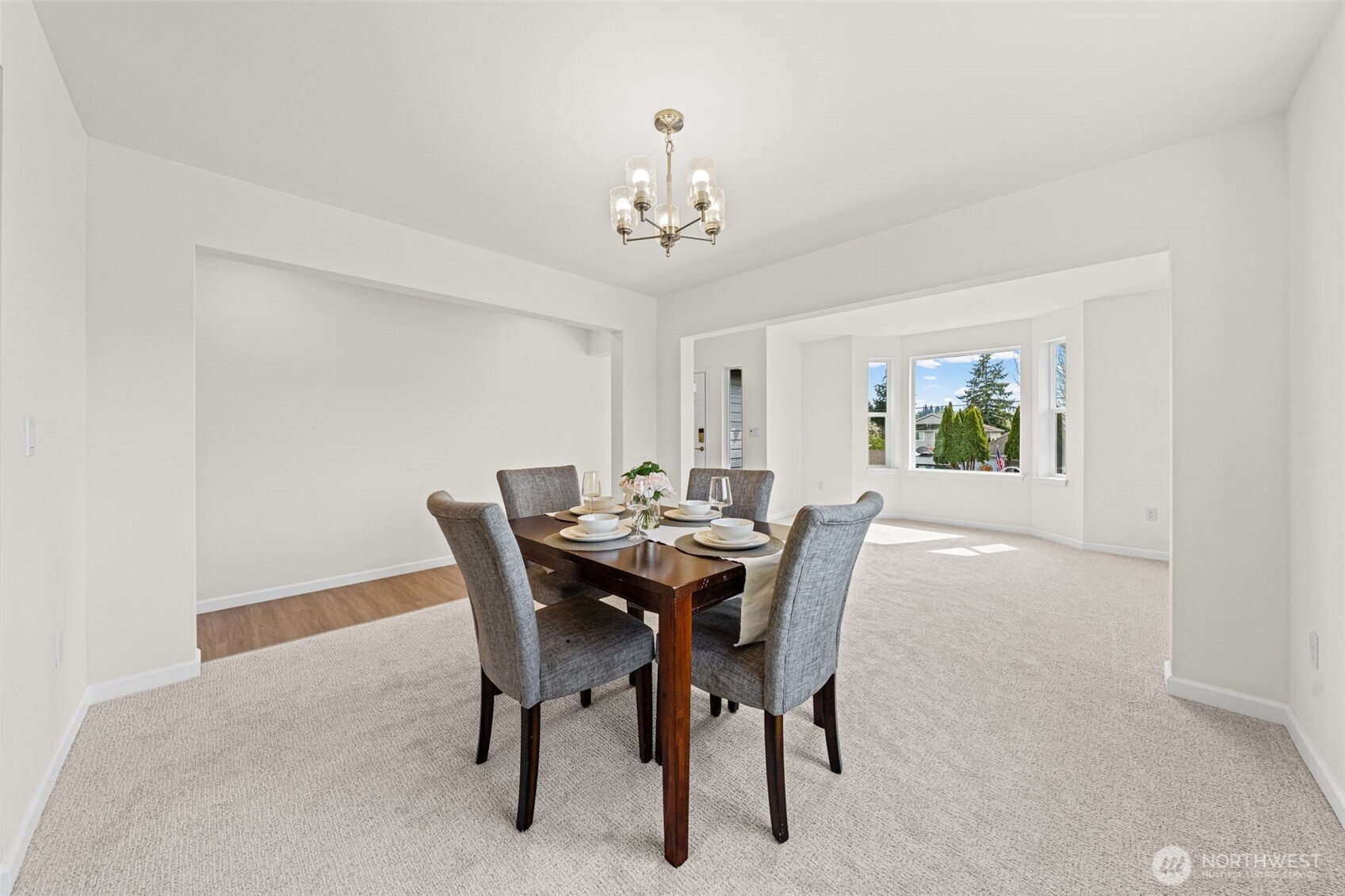 414 Comet Street Property Photo 8