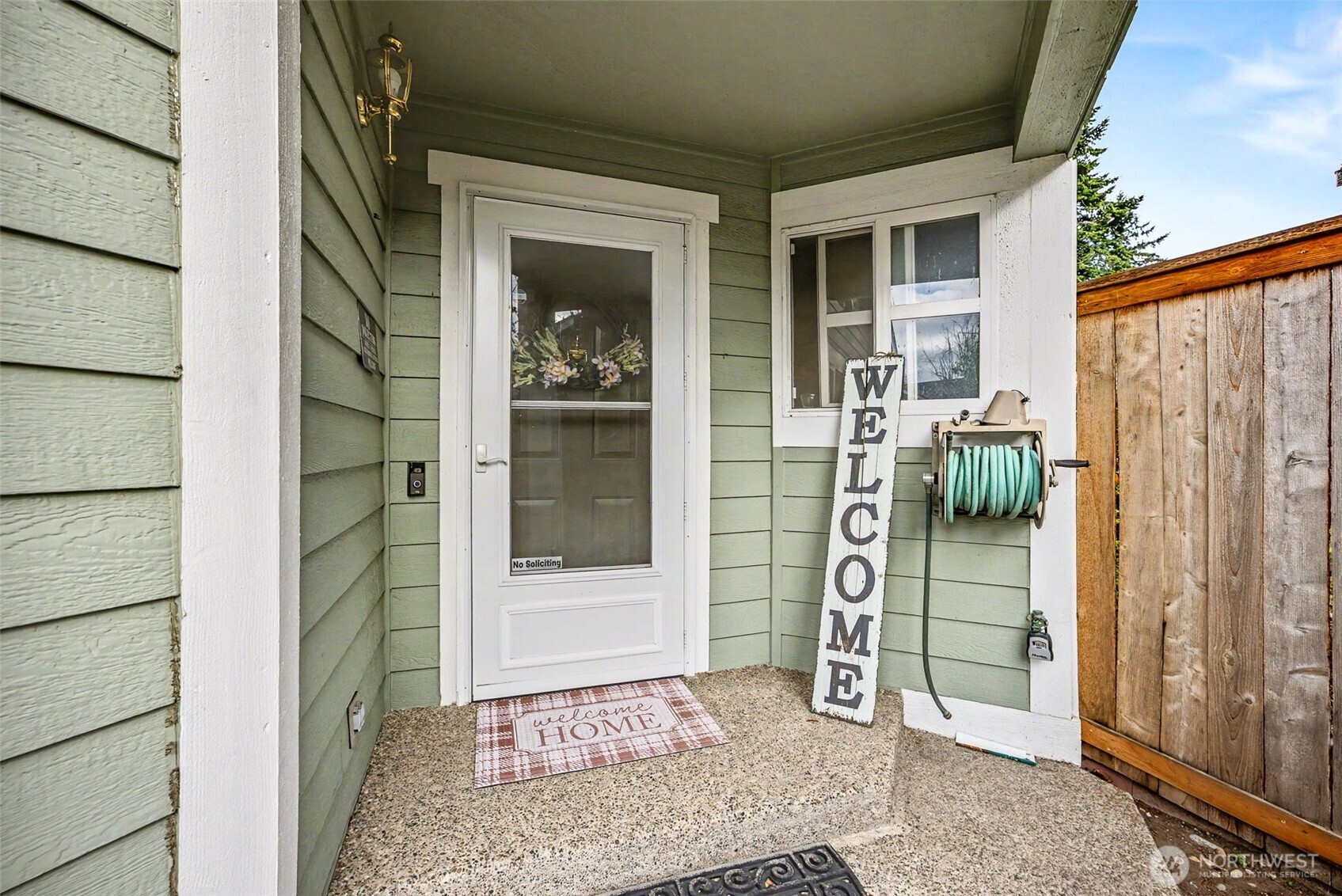 5520 Cricket Ln Se Property Photo 4