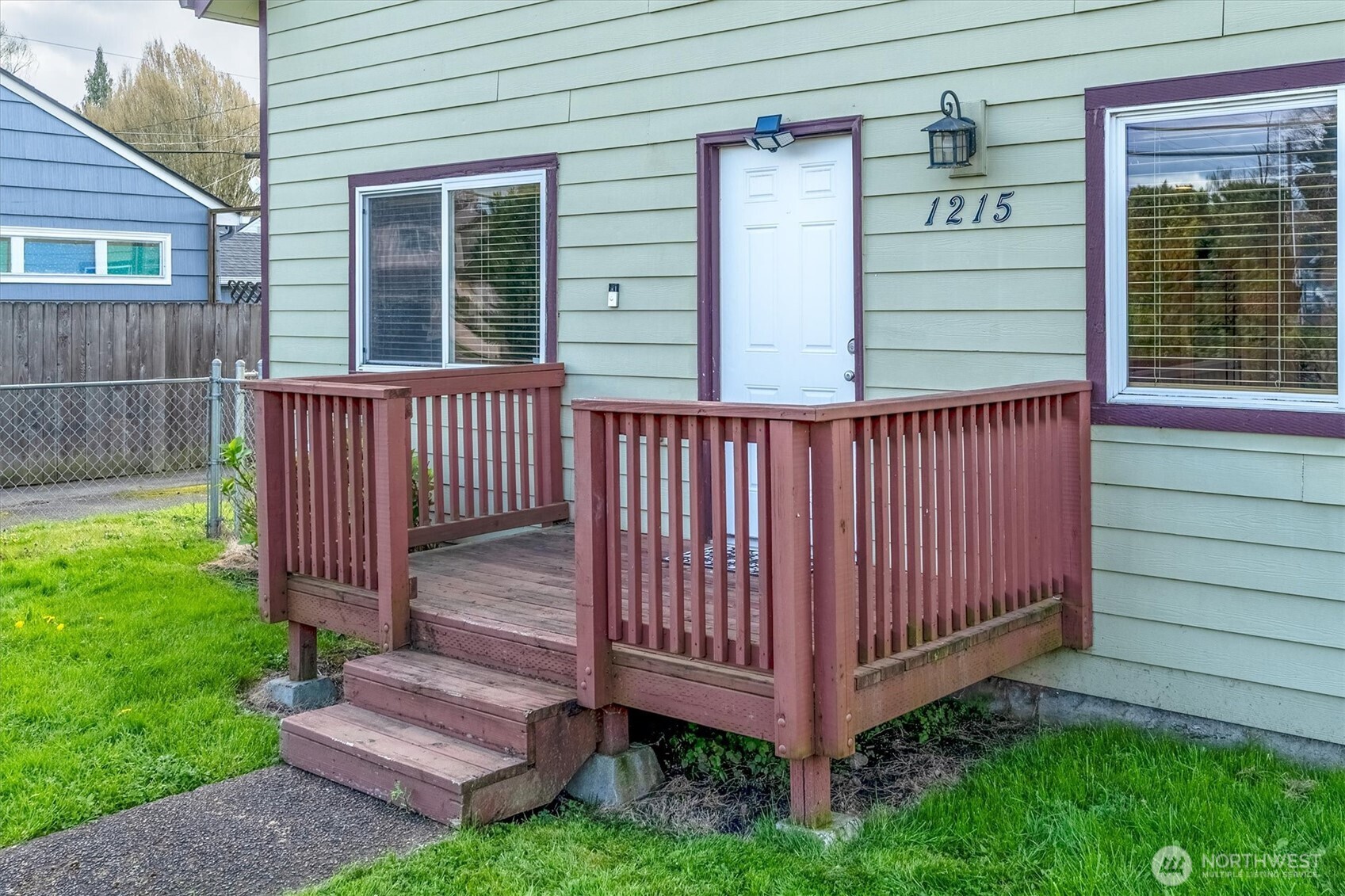 1215 30th Avenue Property Photo 3