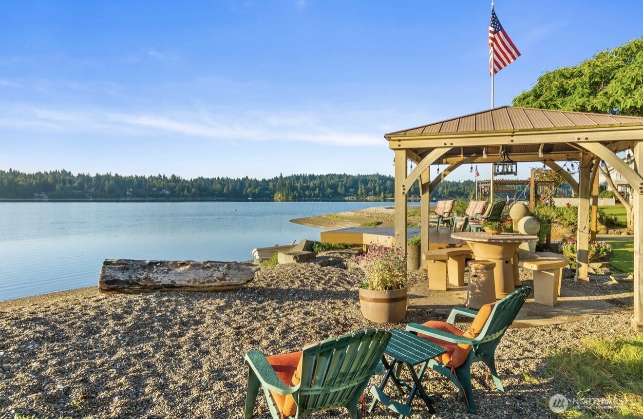 3534 Gravelly Beach Loop Property Photo 6