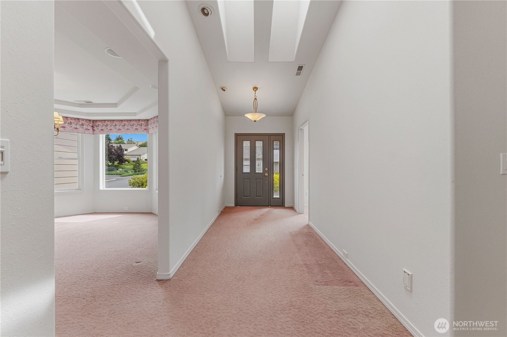 1380 Eastmont Avenue 401 Property Photo 4