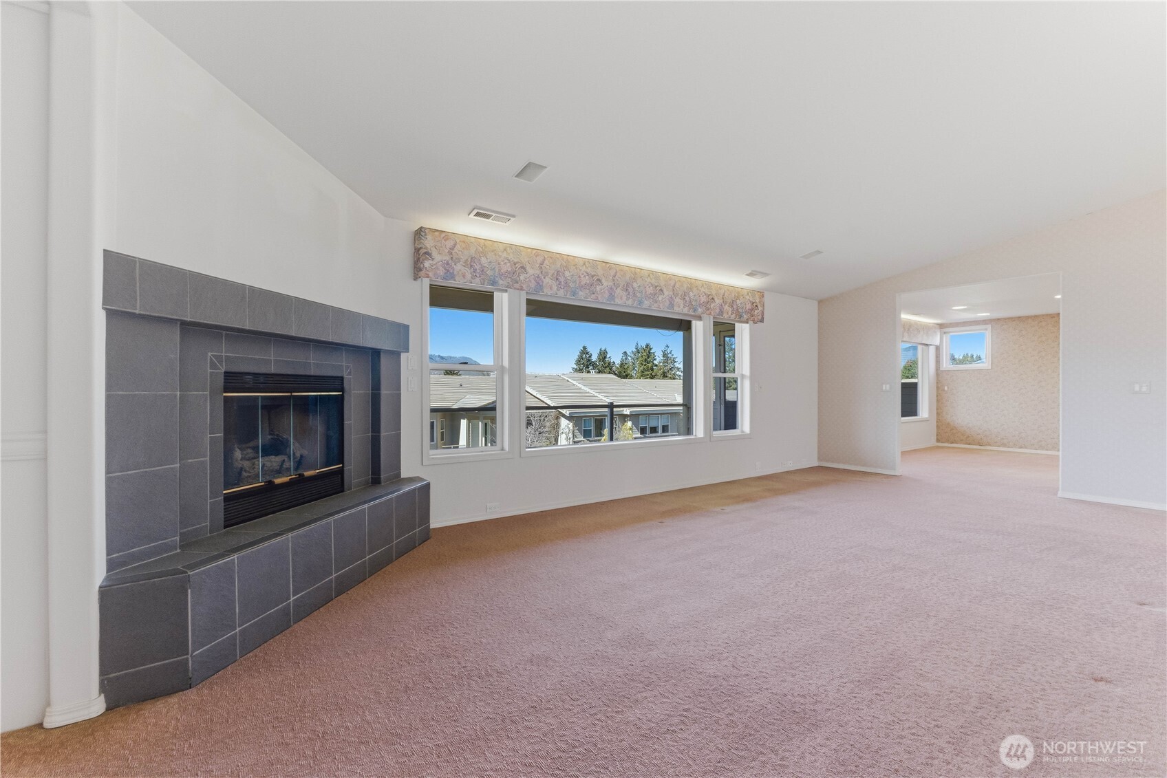 1380 Eastmont Avenue 401 Property Photo 17