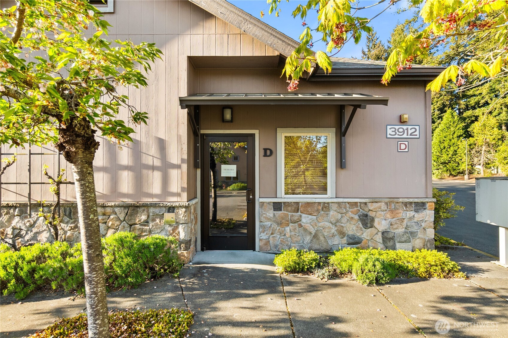 3910 3912 Martin Way Way Property Photo 2