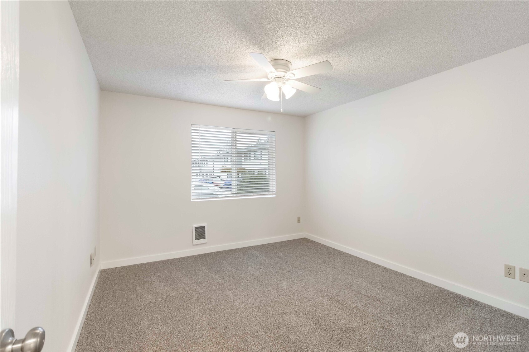 3842 D Place Property Photo 9