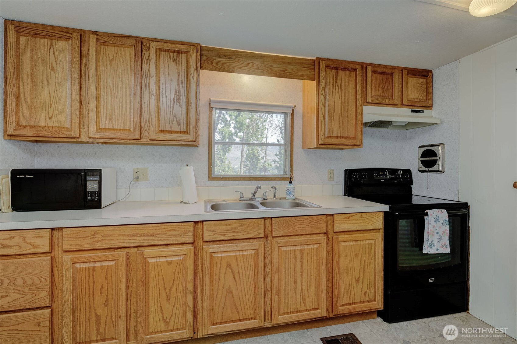 12220 S Lakeshore Road 77 Property Photo 6