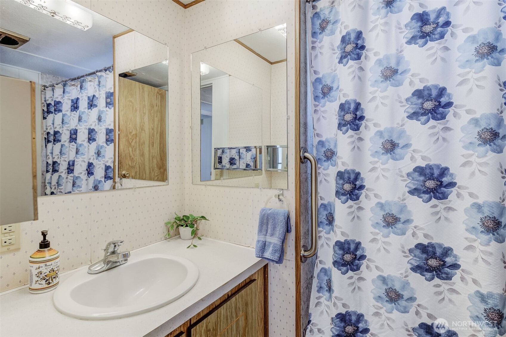12220 S Lakeshore Road 77 Property Photo 11