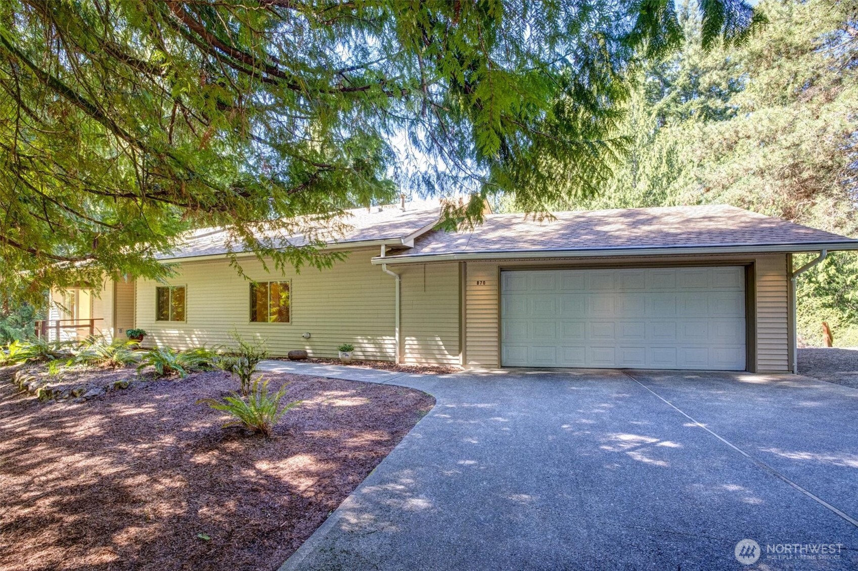870 238th Avenue Property Photo 4