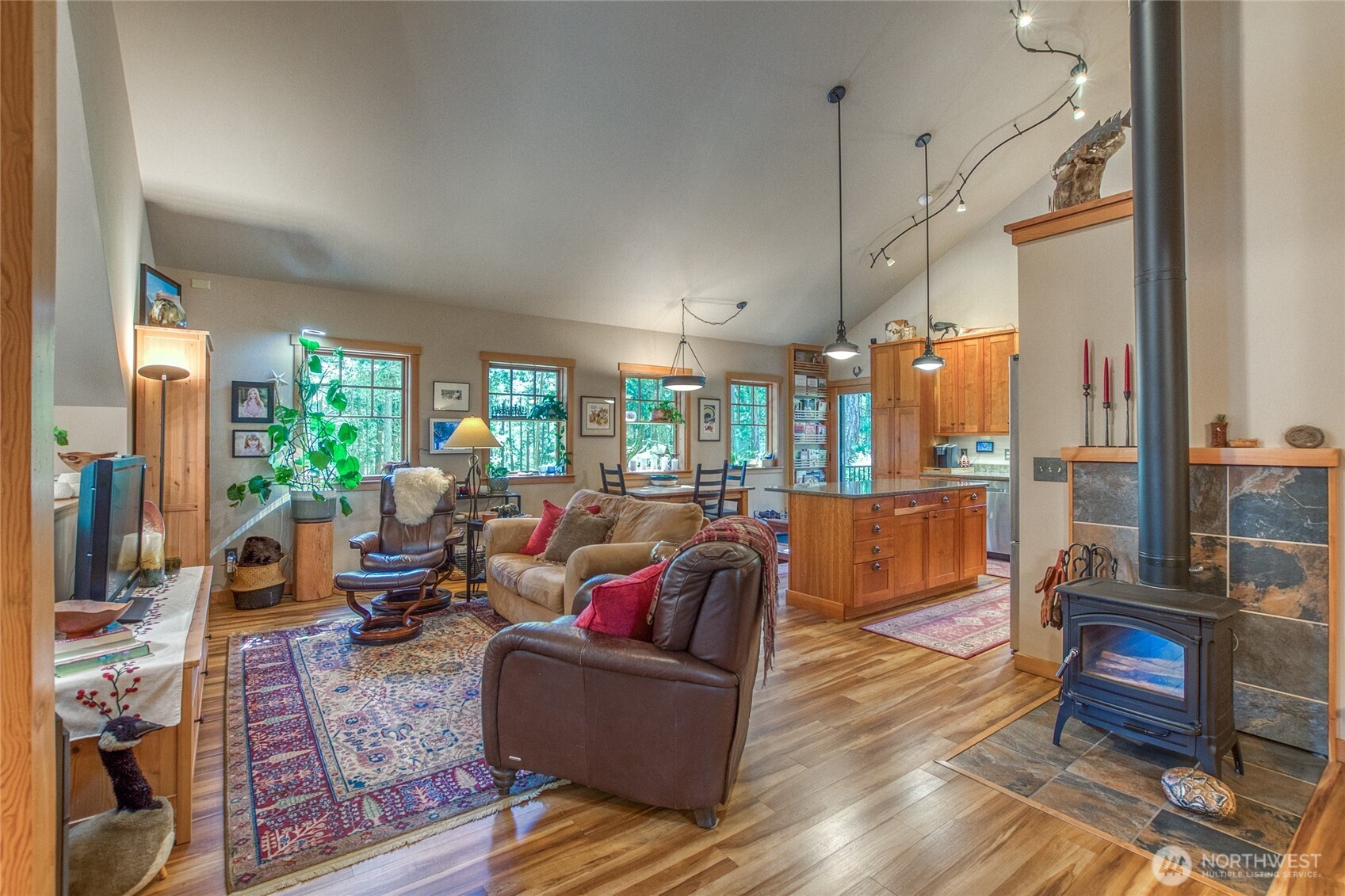 424 Logan's Run Road Property Photo 4