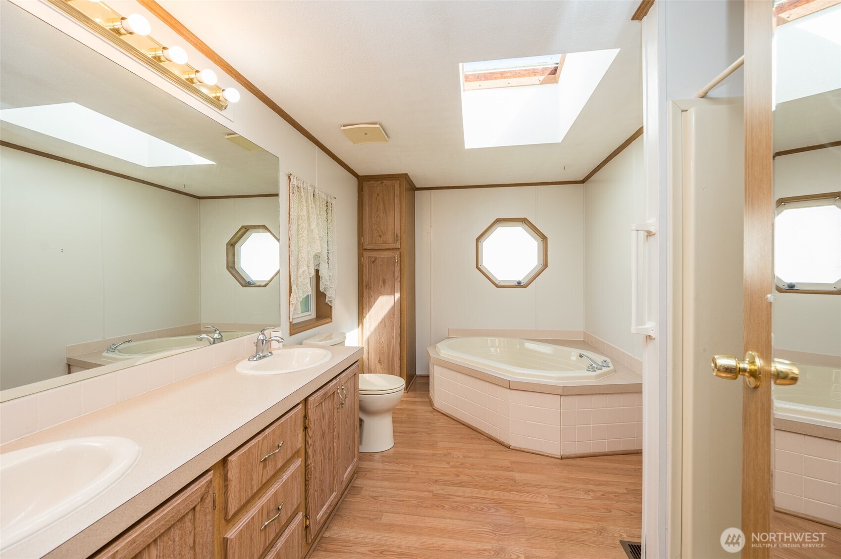 1905 138th Street 122 Property Photo 26