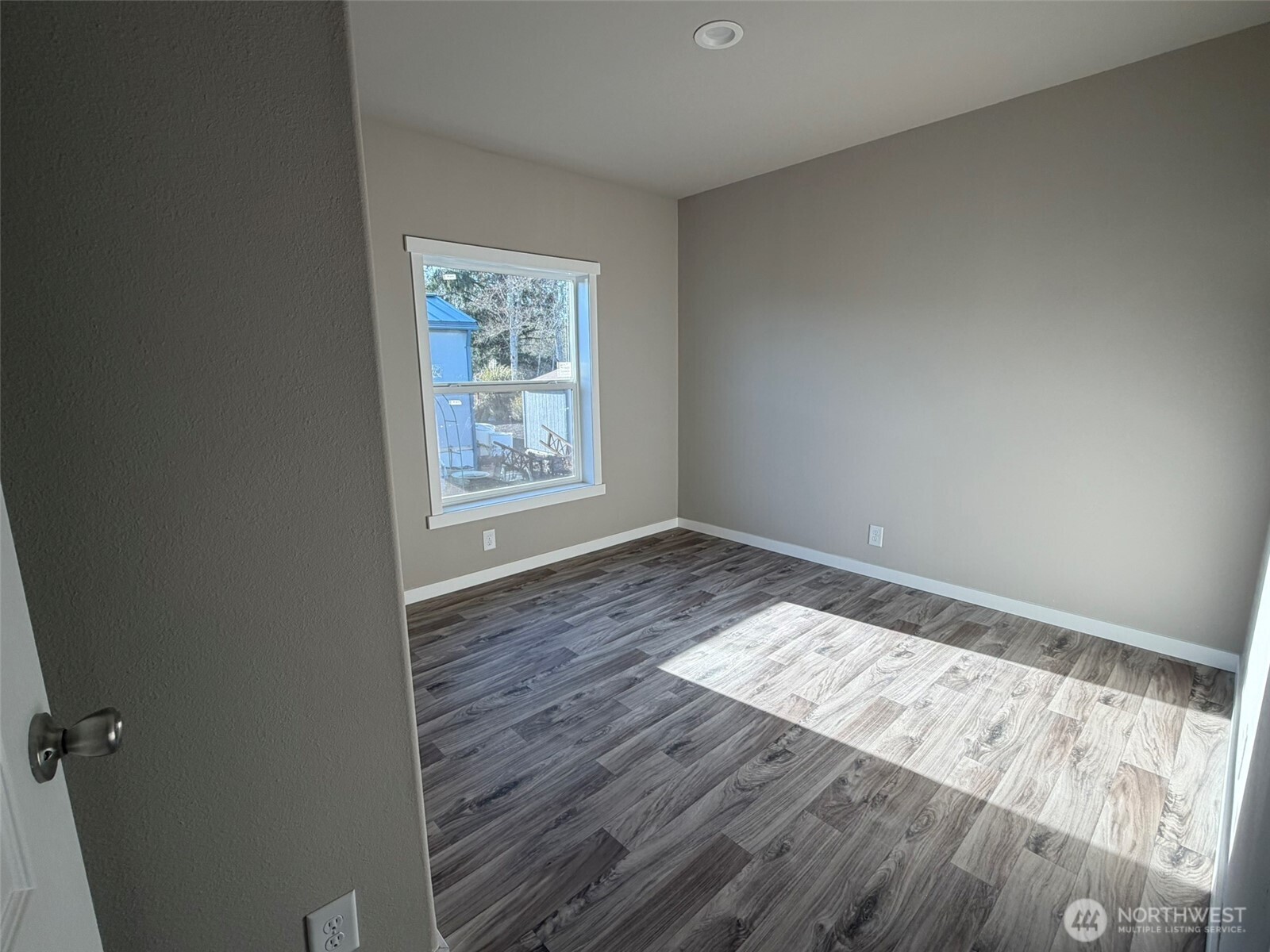 2010 Broadway Avenue 16 Property Photo 25